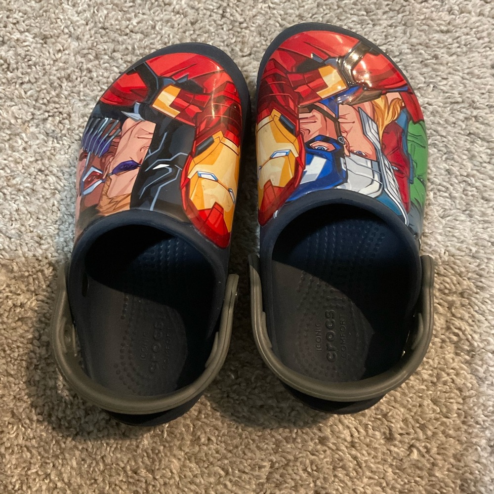 Avengers crocs kids size 10